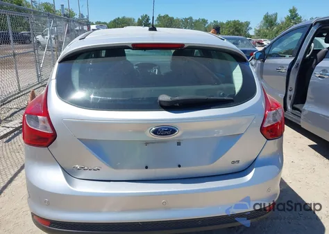 2014 Ford Focus Se from USA, damaged, VIN 1FADP3K26EL193053